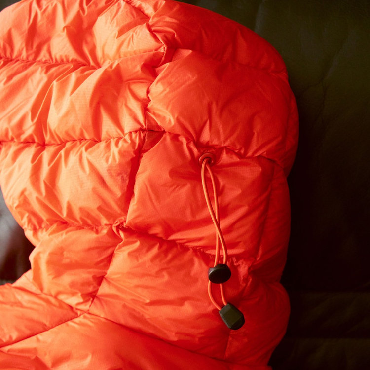 ブロード ピーク プロ インサレーション フーデッド ジャケットアジアンフィット mammut red