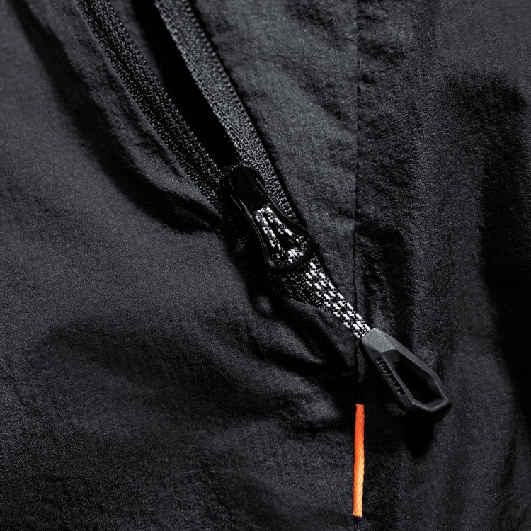 コンベイ ウィンドブレーカー フーデッド ジャケット アジアンフィット black