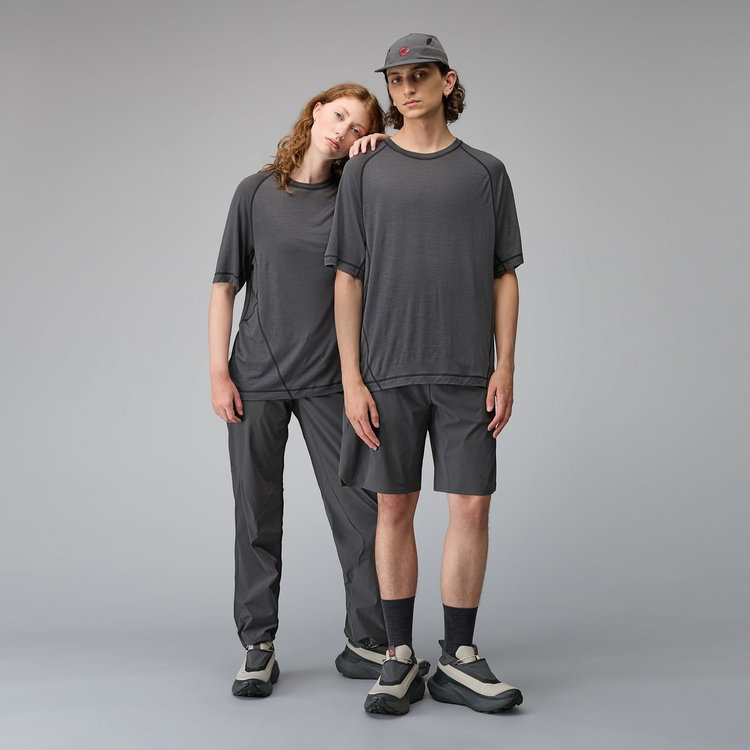 ハイキング パトロール × マムート ツリーウール ファーストレイヤー Tシャツ gabbro
