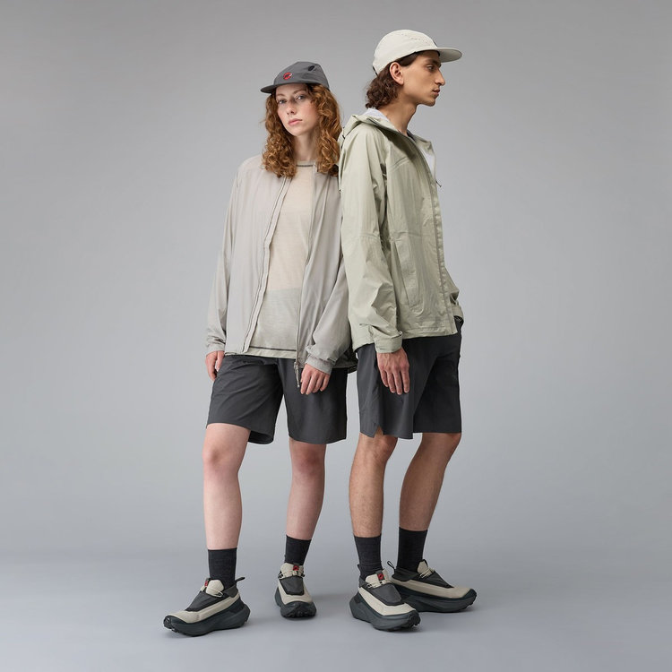 ハイキング パトロール × マムート ライト ショーツ gabbro