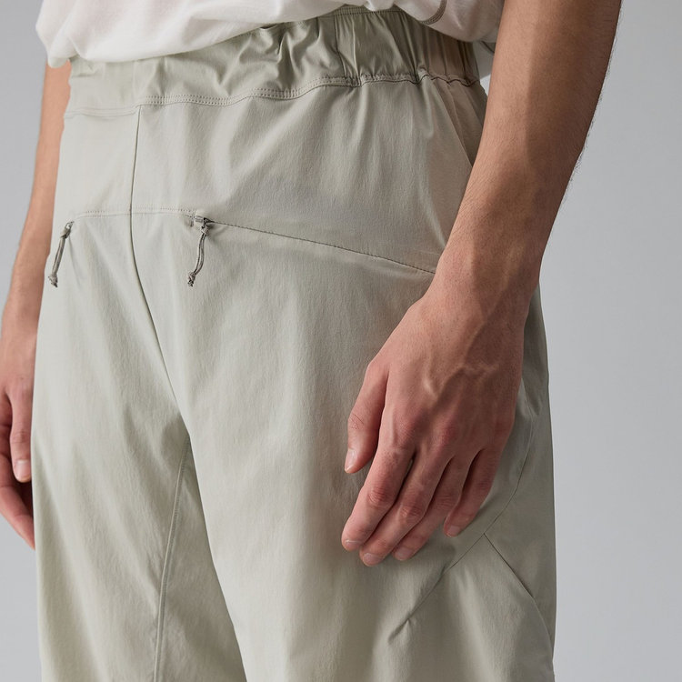 ハイキング パトロール × マムート ライト ショーツ willow whisper