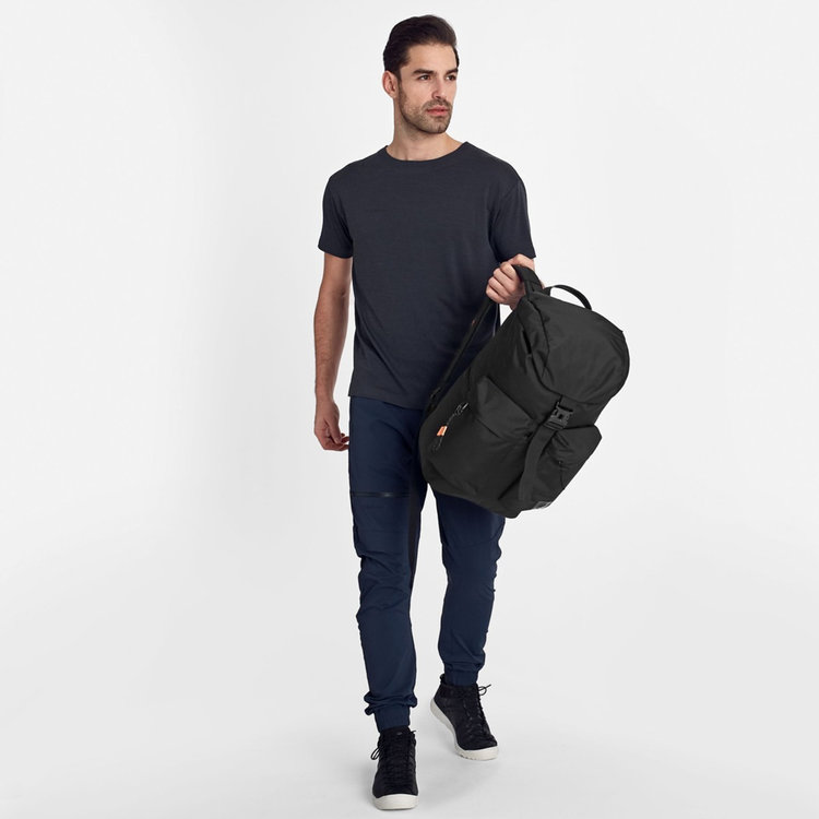 エクセロン 30 black