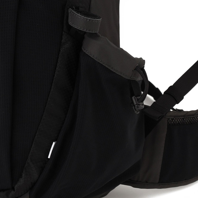 ハイキング パトロール × マムート デュカン 22 gabbro-black