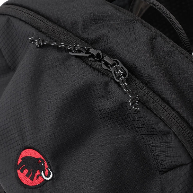 ハイキング パトロール × マムート デュカン 22 gabbro-black
