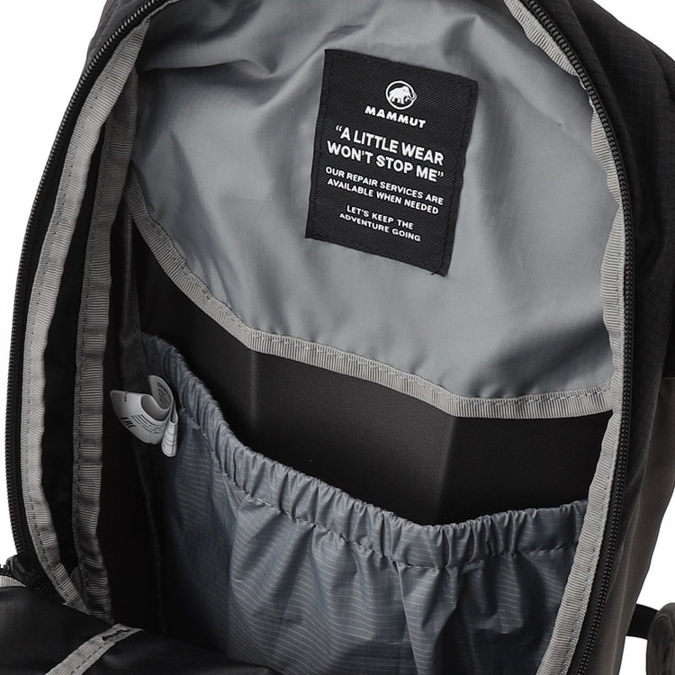 ハイキング パトロール × マムート デュカン 22 gabbro-black