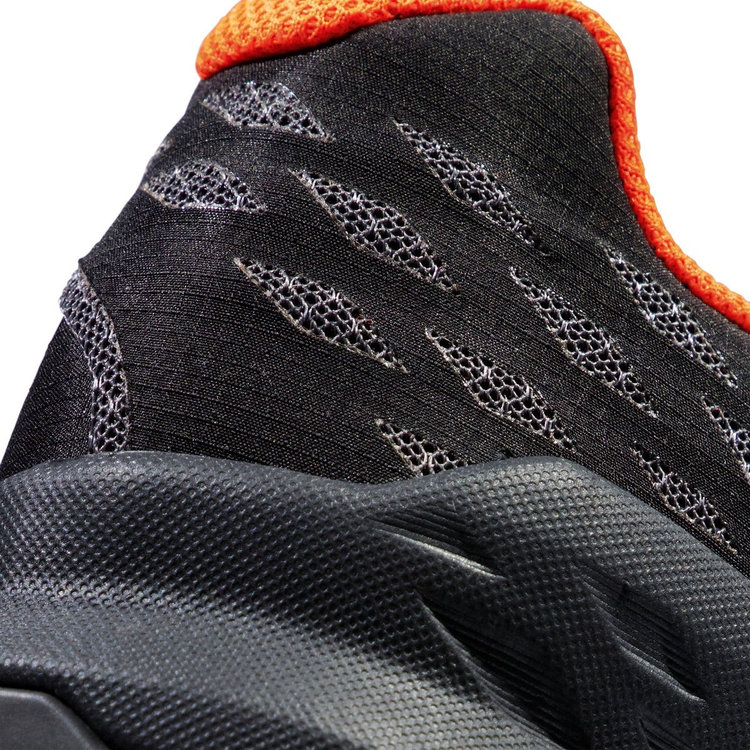 サーティグ II ロー ゴアテックス black-vibrant orange