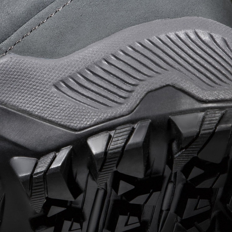 ノバ 4 ミッド ゴアテックス black-blood red