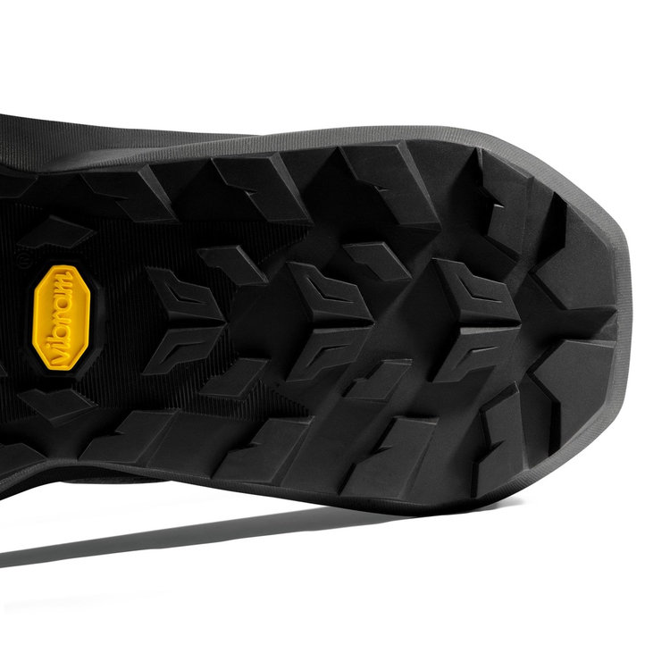 エナジー マウンテン ロー ゴアテックス black-dark steel