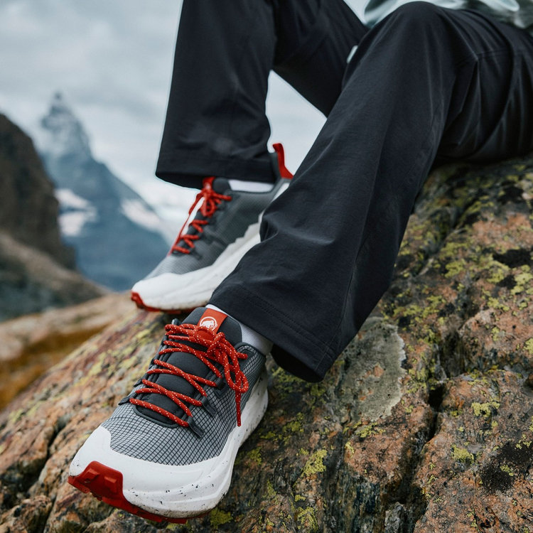 エナジー スイス ハイク ロー white-mammut red