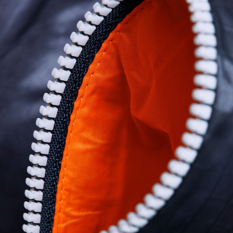 アイガーヨッホ ライト インサレーション フーデッド ジャケット night