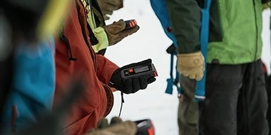 マムートが世界に誇るアバランチビーコン「Barryvox」 今シーズンより一部のマムートストアでアップデートの無償化を開始