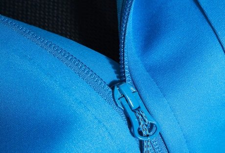 ソフトシェルジャケットとは？ -メリットと目的別の選びかた-