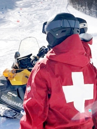 スキーパトロールの様子2